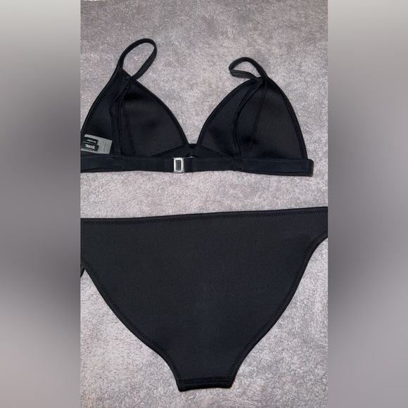 Triangl swim top and bottom - Picture 2 of 3
